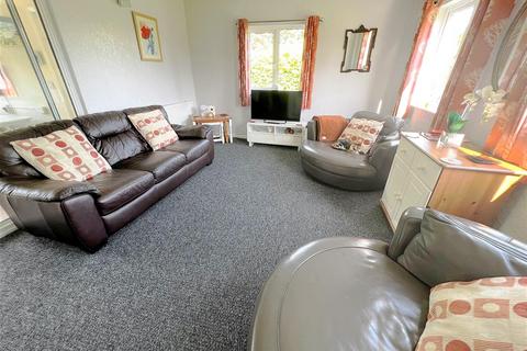 3 bedroom chalet for sale, Humberston Fitties, Humberston, Grimsby, N.E. Lincs, DN36 4EU