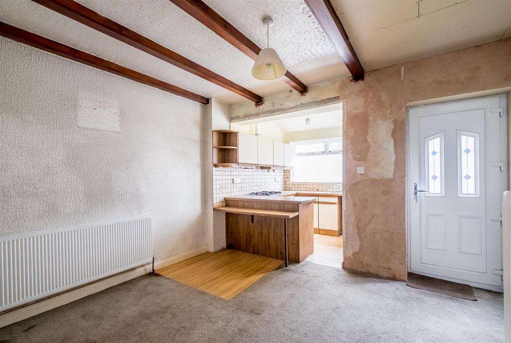 Haugh Shaw Croft, Halifax 2 bed semidetached house £150,000
