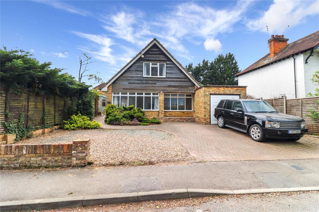 The Vale, Chalfont St. Peter... 4 bed detached house £900,000