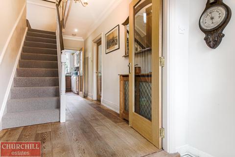 36 Churchfields, London, E18 2QZ