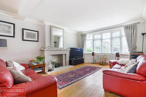 36 Churchfields, London, E18 2QZ