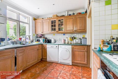 36 Churchfields, London, E18 2QZ