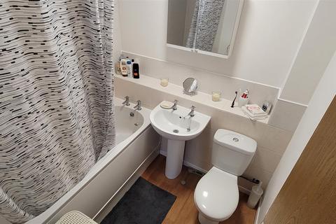 1 bedroom flat to rent - Rochester Close, Weavers Green, CV11 5XL