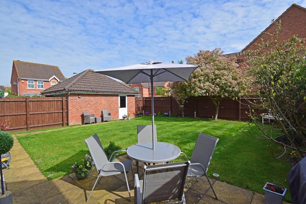 26 Pear Tree Way, garden a1.jpg