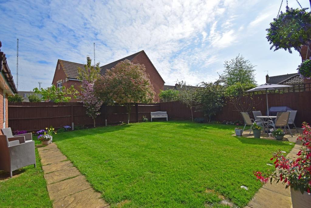 26 Pear Tree Way, garden b1.jpg