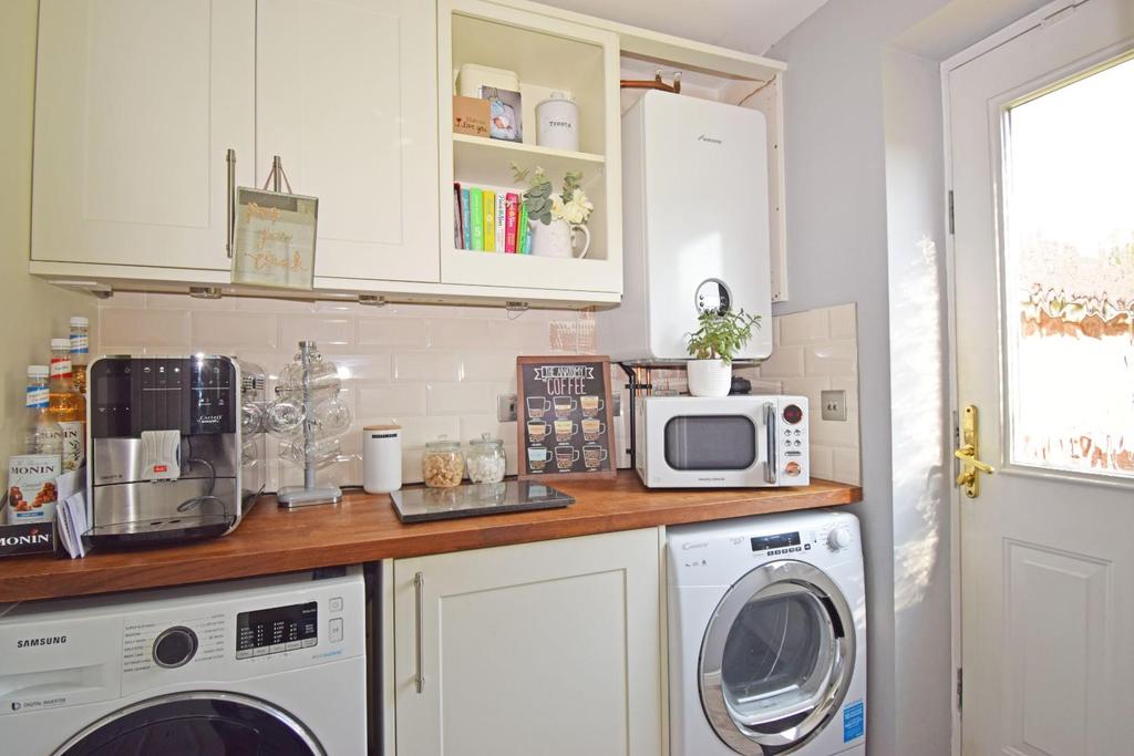 26 Pear Tree Way, utility.jpg
