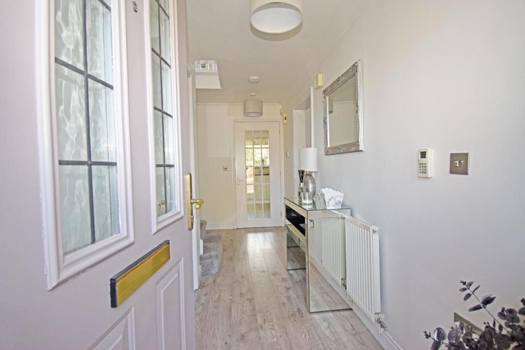 26 Pear Tree Way, hall.jpg