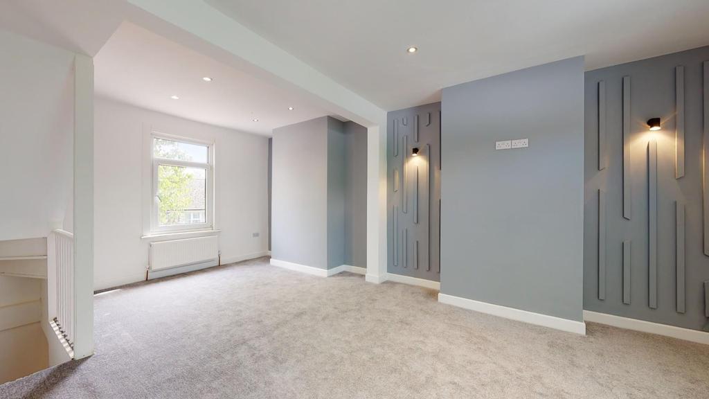 Plantation Road, Faversham 3 bed house £285,000