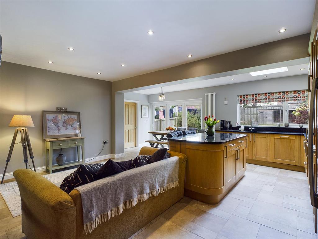 Sherwood Close, Barnard Castle 4 bed house £300,000