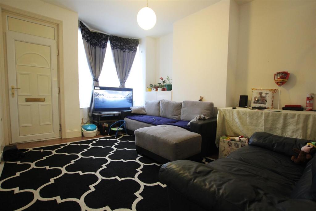 Hawkesbury Road, Leicester 2 bed terraced house £695 pcm (£160 pw)