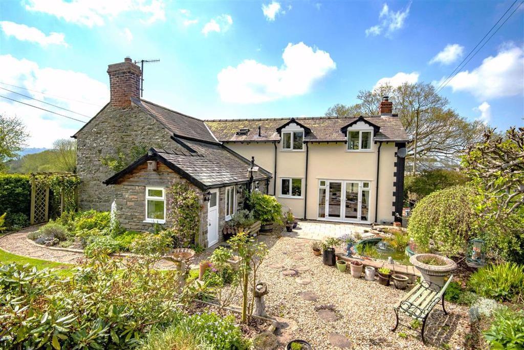 Churchstoke, Montgomery, Powys, SY15 3 bed country house £465,000