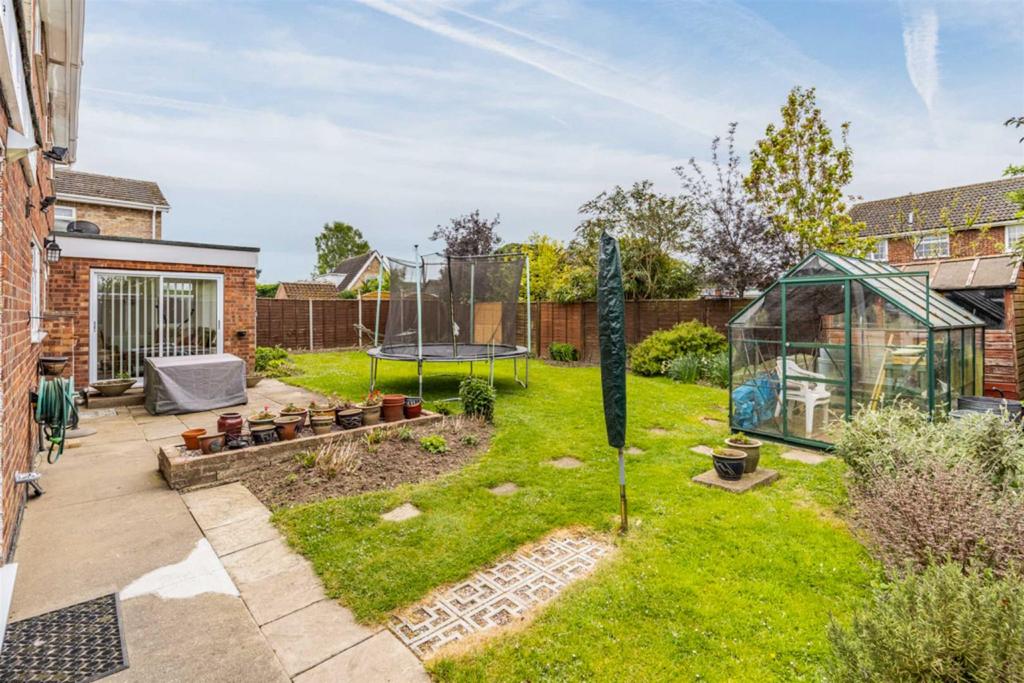 Middlegate Road, Frampton, Boston 4 bed detached house £300,000