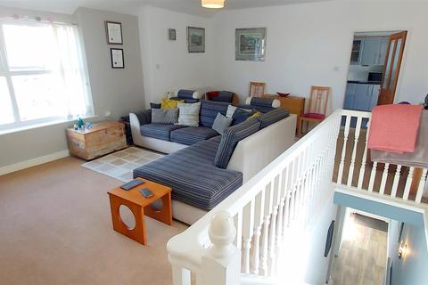 2 bedroom flat for sale - Church Street, Barmouth