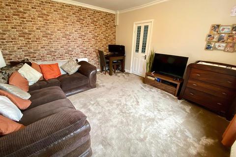 13 Brickyard, Mirfield, WF14 9BS