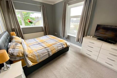 13 Brickyard, Mirfield, WF14 9BS