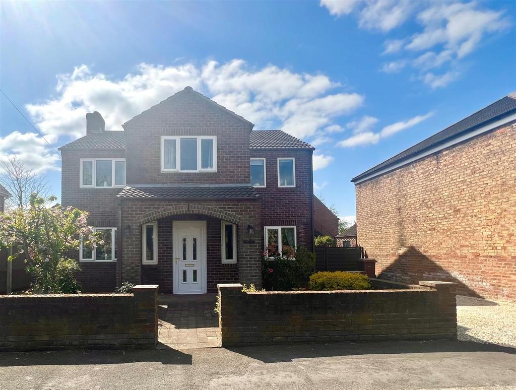 Front Street, Laxton, Goole 4 bed detached house £370,000
