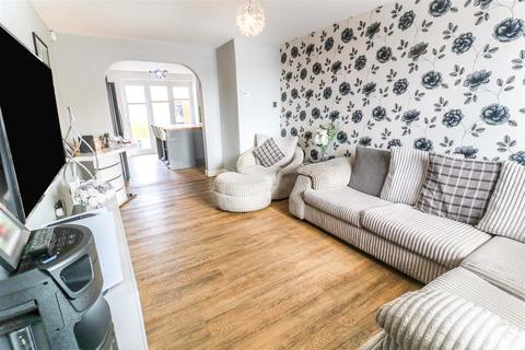 329 Milwards, Harlow, CM19 4SW