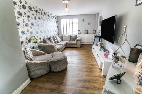 329 Milwards, Harlow, CM19 4SW