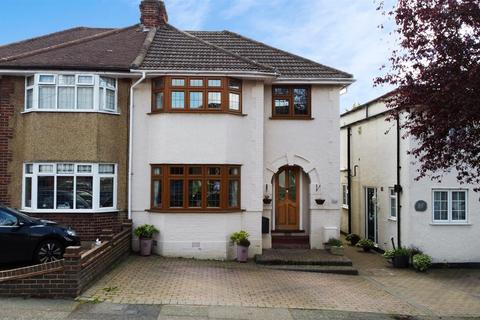 3 bedroom semi-detached house for sale - Stonards Hill, Loughton