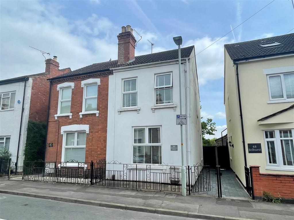 Swan Road, Gloucester 2 bed semidetached house £220,000