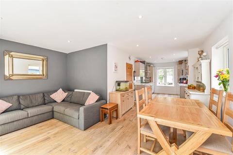 3 bedroom house for sale - King William Close, Chichester