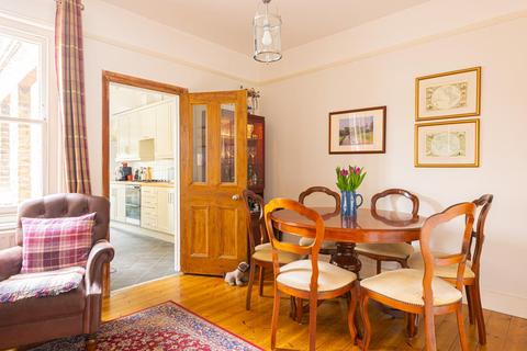 33 Wyeths Road, Epsom, KT17 4EB