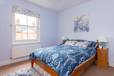 33 Wyeths Road, Epsom, KT17 4EB