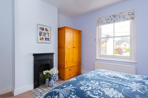 33 Wyeths Road, Epsom, KT17 4EB