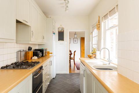 33 Wyeths Road, Epsom, KT17 4EB