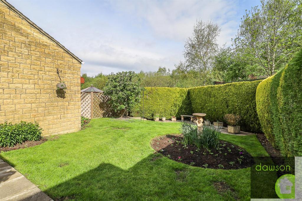 Oliver Meadows, Elland 3 bed detached house £300,000
