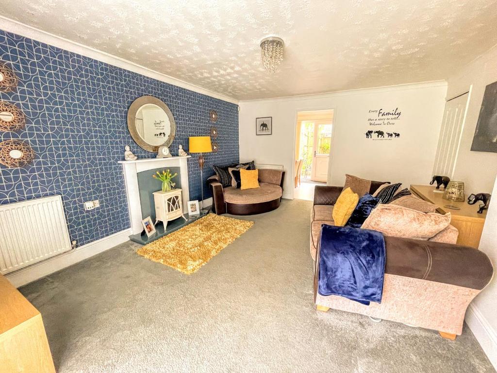 Riverside Way, Darlington 3 bed detached house £160,000