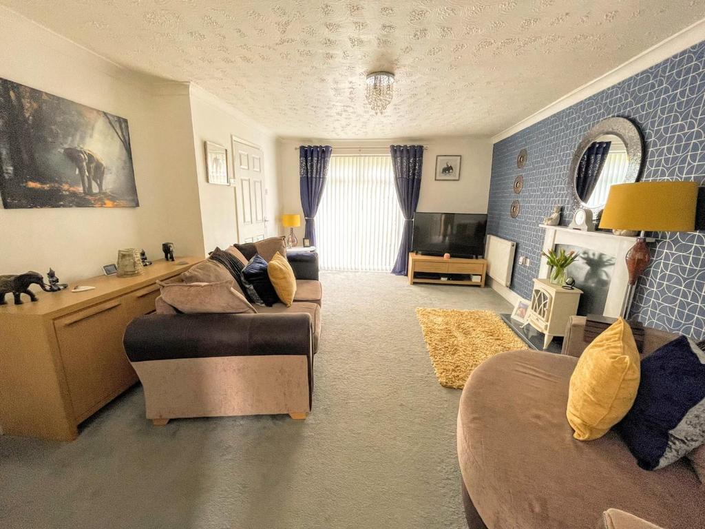 Riverside Way, Darlington 3 bed detached house £160,000