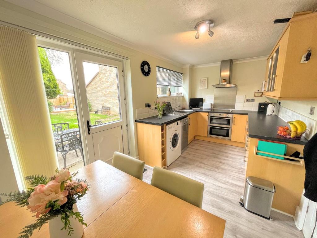 Kitchen dining area