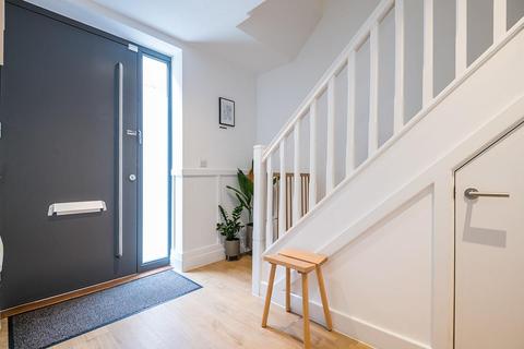 54 Medlar Street, London, SE5 0BA
