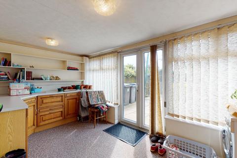 11 Denne Close, Sturry, Canterbury, CT2 0LG