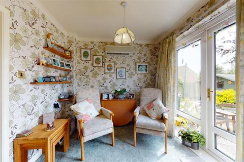 11 Denne Close, Sturry, Canterbury, CT2 0LG