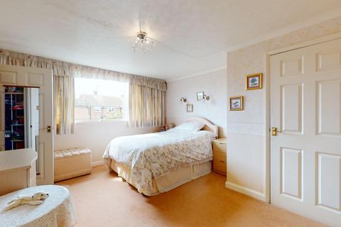 11 Denne Close, Sturry, Canterbury, CT2 0LG