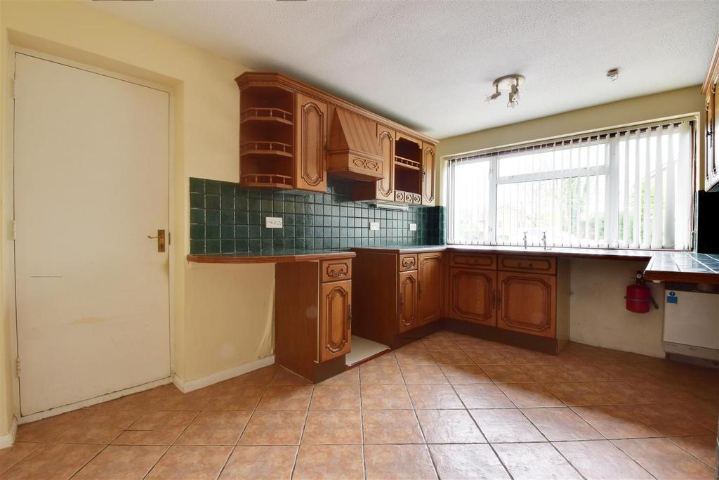 Chailey Close, Hastings 3 bed end of terrace house £340,000
