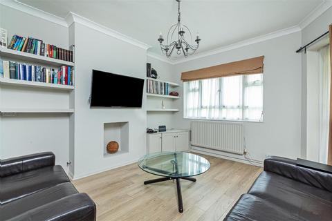 2 bedroom flat to rent, Horne Way, Putney SW15