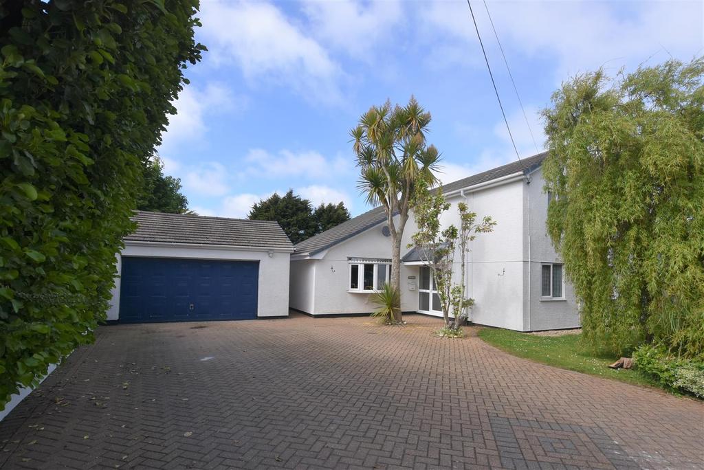 Broad Lane, Illogan, Redruth 4 bed detached bungalow £550,000