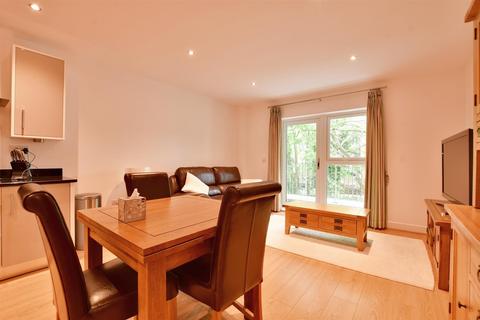 2 bedroom ground floor flat for sale - Sovereign Way, Tonbridge, Kent