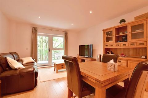 2 bedroom ground floor flat for sale, Sovereign Way, Tonbridge, Kent