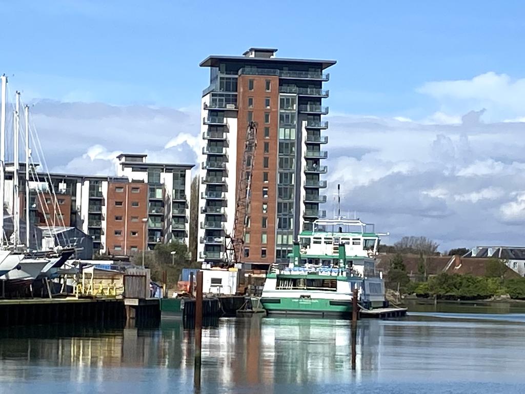 Rope Quays, Gosport PO12 2 bed apartment for sale £279,950