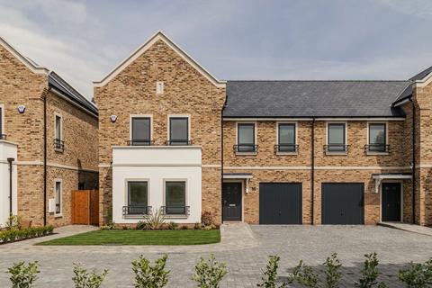 4 bedroom semi-detached house for sale - New Garrison Road, Shoeburyness, SS3