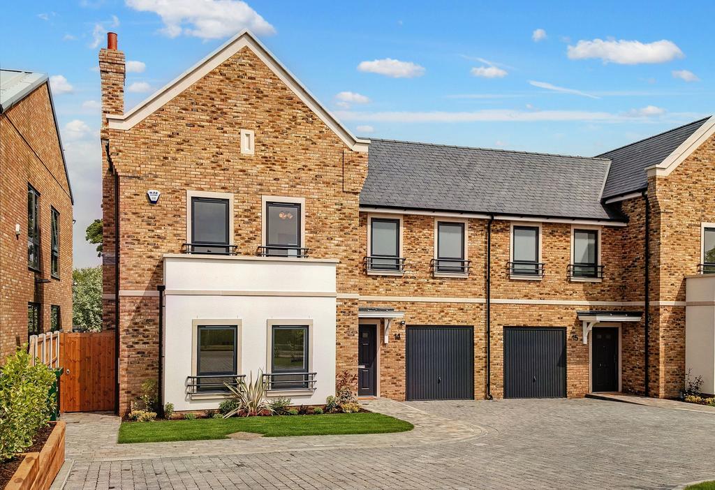 New Garrison Road, Shoeburyness, SS3 4 bed semidetached house for sale