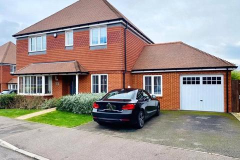 33 Hastings Avenue, Cheshunt, Waltham Cross, EN7 6DY