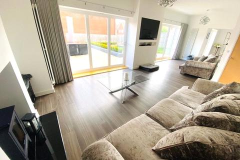33 Hastings Avenue, Cheshunt, Waltham Cross, EN7 6DY