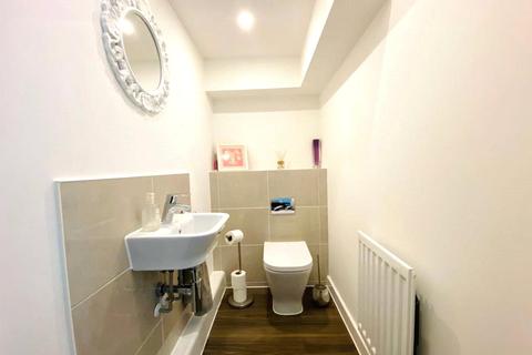 33 Hastings Avenue, Cheshunt, Waltham Cross, EN7 6DY