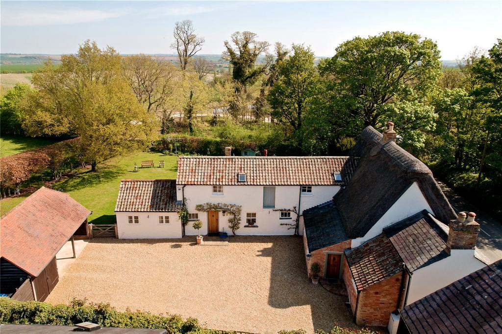 Spaldwick Road, Stow Longa, Huntingdon, Cambridgeshire, PE28 5 bed detached house for sale £