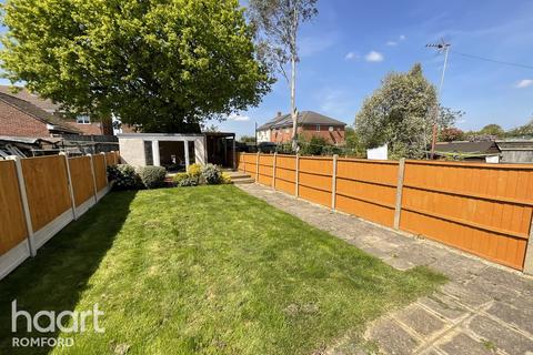 97 Cross Road, Mawneys, Romford, RM7 8DX